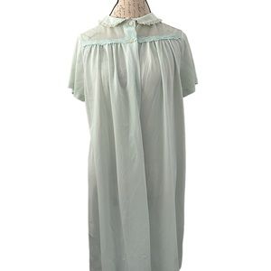 Vintage button up robe size large